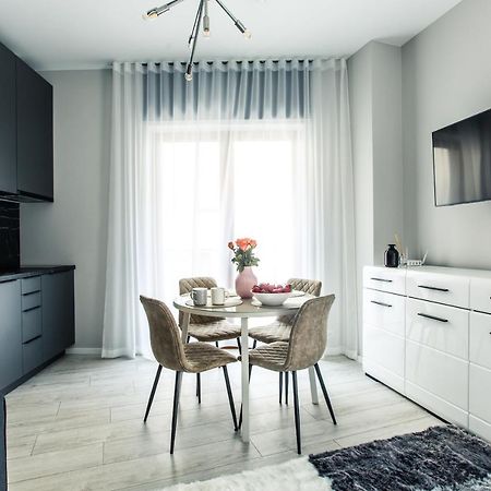 New Modern Studio Apartment In The Old Town Riga Exterior photo