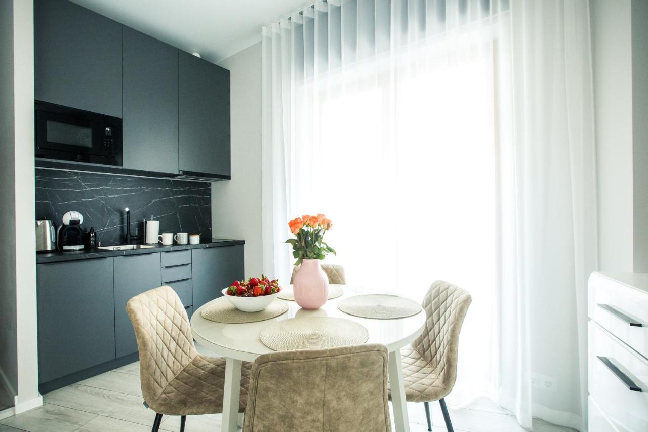 New Modern Studio Apartment In The Old Town Riga Exterior photo