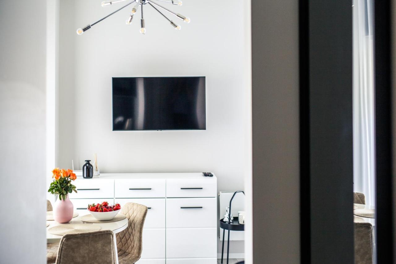 New Modern Studio Apartment In The Old Town Riga Exterior photo