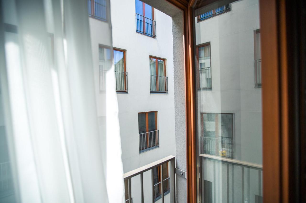 New Modern Studio Apartment In The Old Town Riga Exterior photo